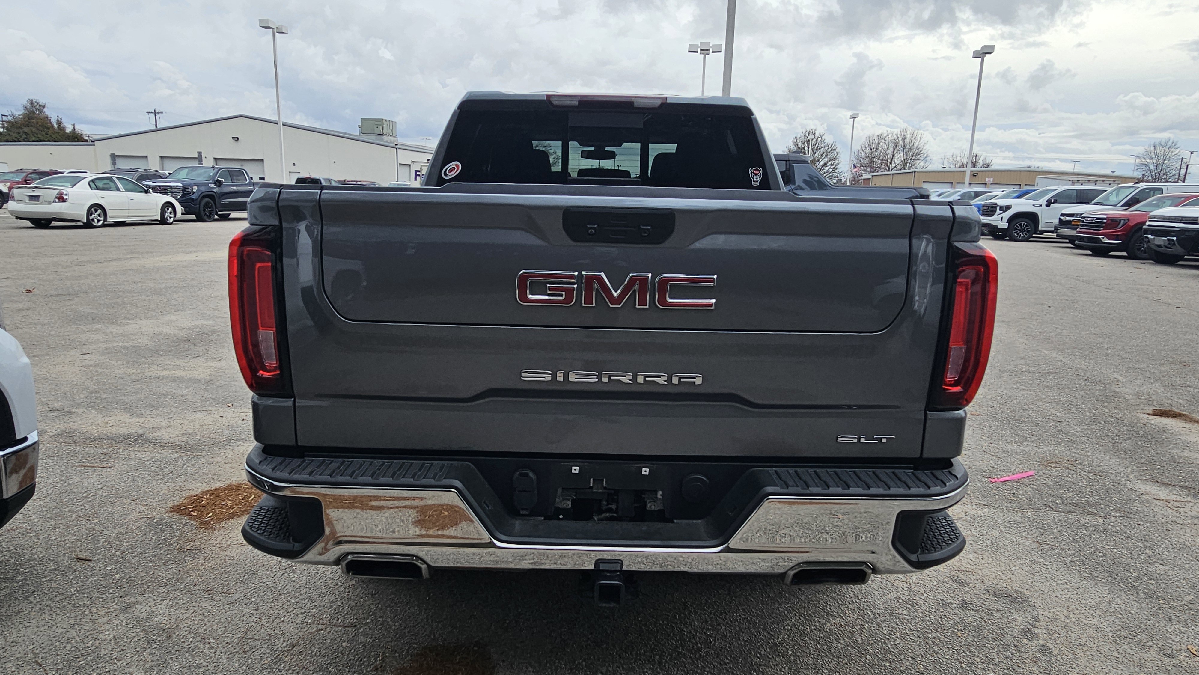 Used 2022 GMC Sierra 1500 SLT w/ SLT Premium Package image 5