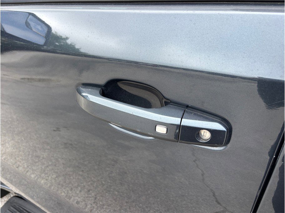 Used 2020 Chevrolet Silverado 1500 LT w/ All-Star Edition image 17