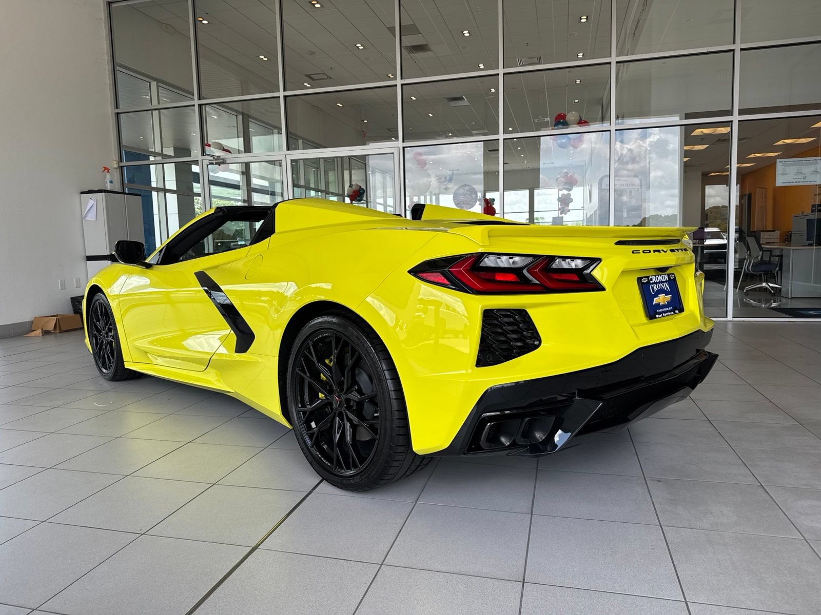 Used 2023 Chevrolet Corvette Stingray Premium Conv w/ Battery Protection Package RWD image 9