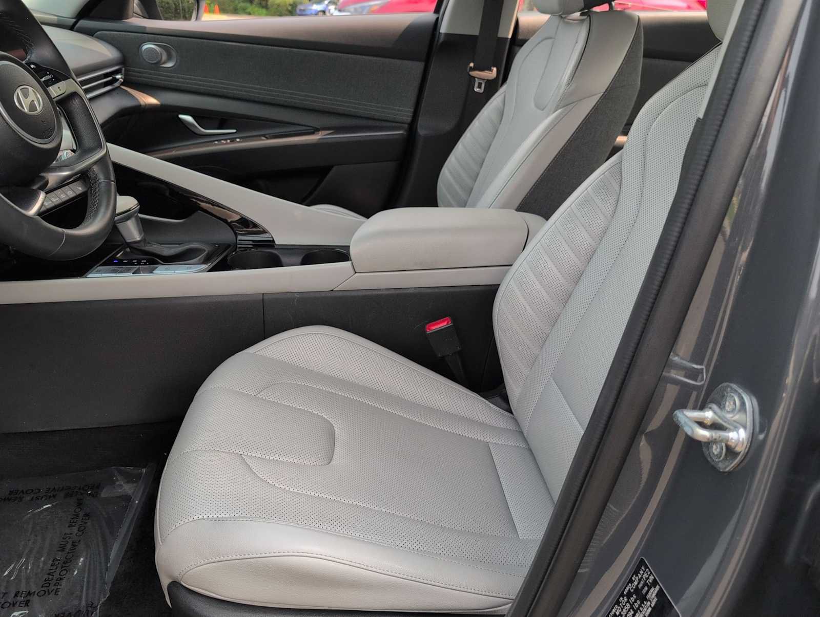 Used 2024 Hyundai Elantra Limited FWD image 16