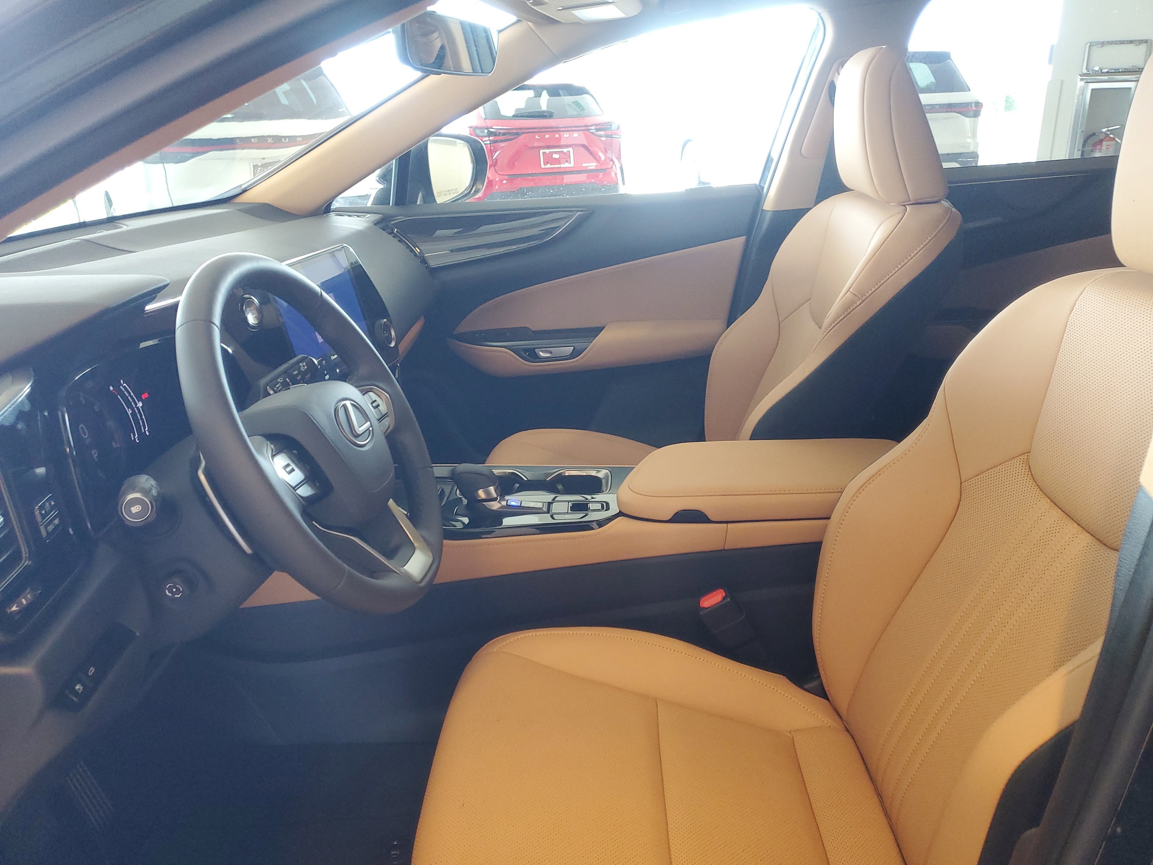 Used 2025 Lexus NX 250 FWD w/ Accessory Package (Z1) image 19