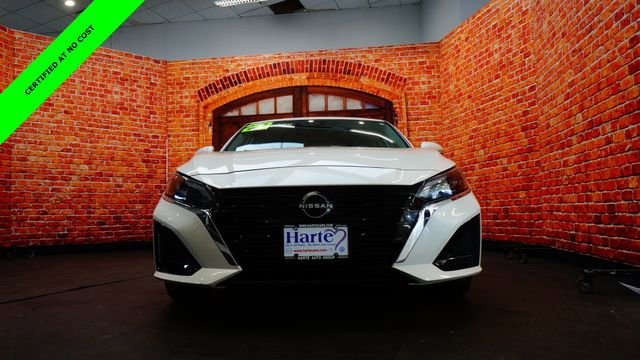 Certified 2023 Nissan Altima 2.5 SV w/ SV Premium Package image 2