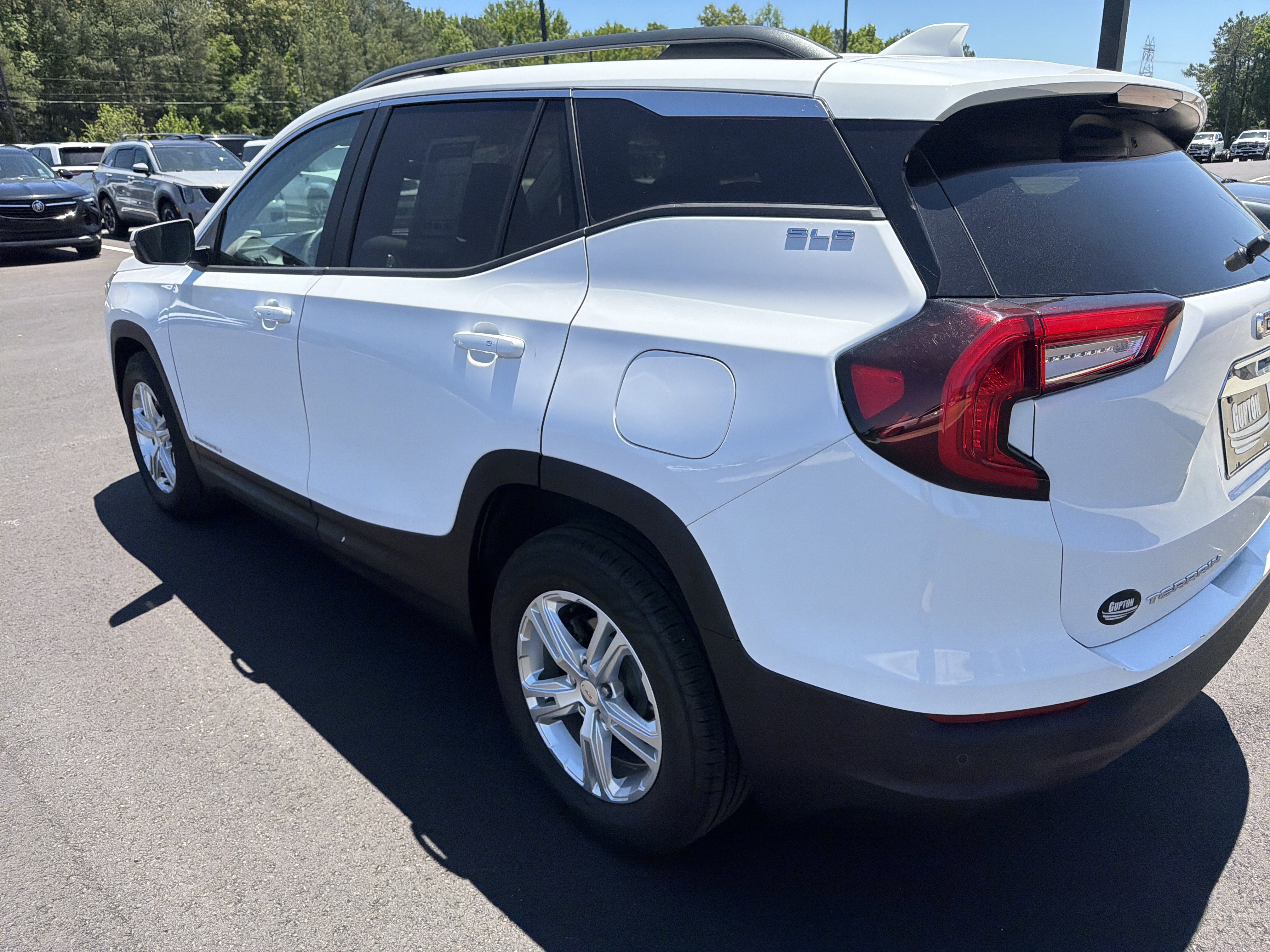 Used 2022 GMC Terrain SLE w/ Driver Convenience Package FWD image 15