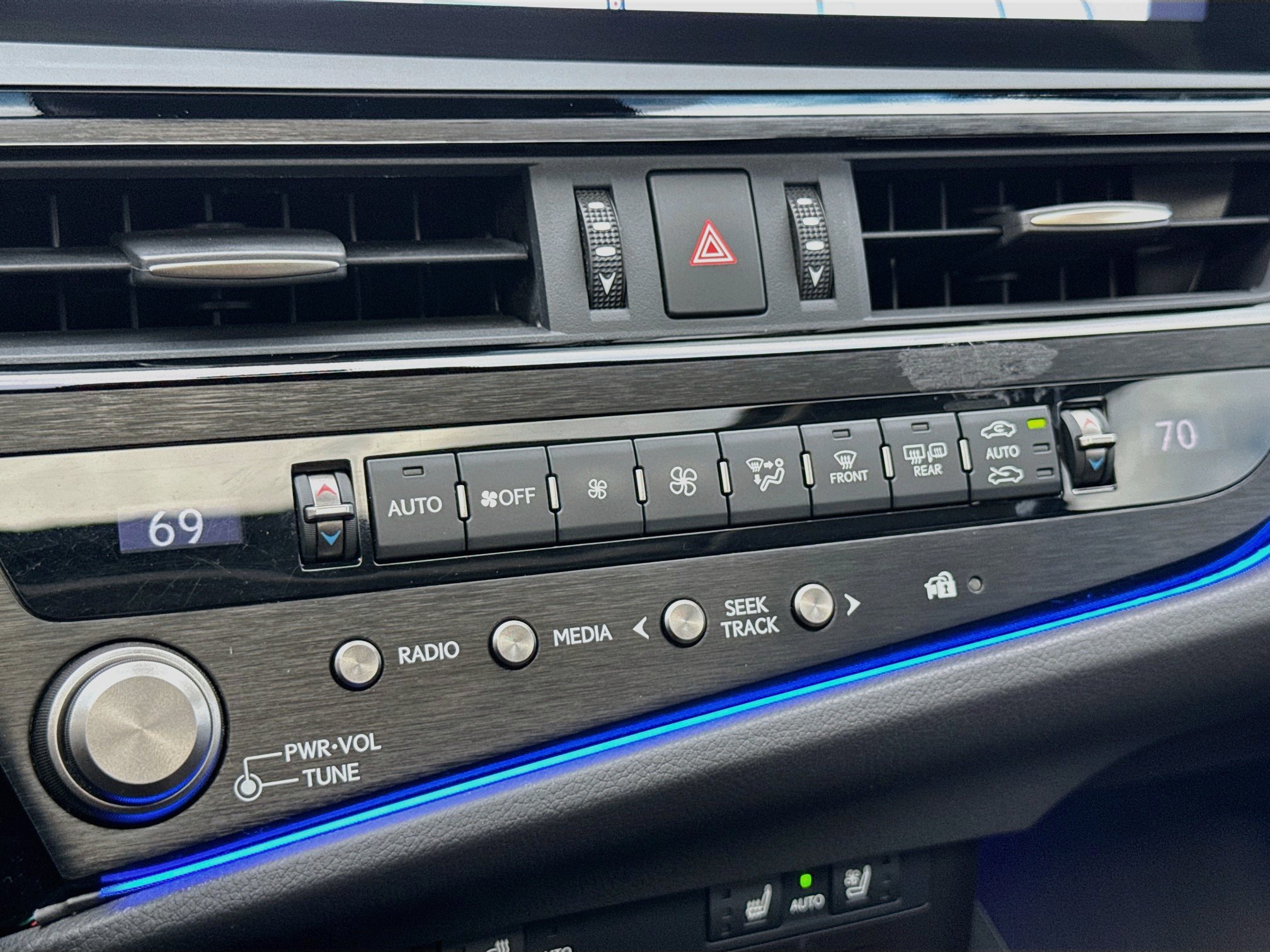 Used 2022 Lexus ES 250 w/ Premium Package AWD/4WD image 19