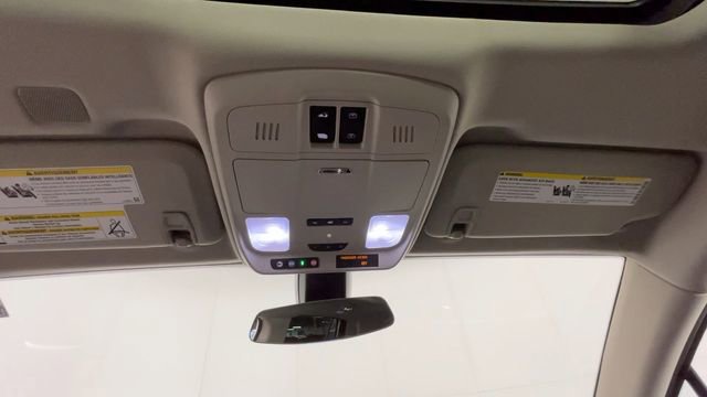 Used 2020 Buick Envision Essence AWD/4WD image 34
