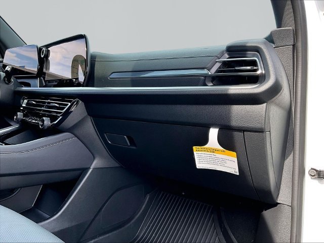 New 2027 Chevrolet Traverse LT w/ Sun and Wheel Package AWD/4WD image 28