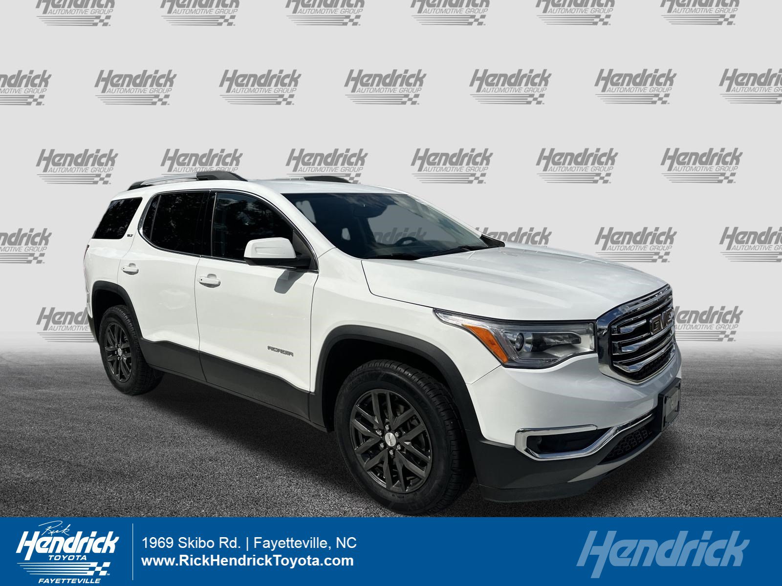 Used 2018 GMC Acadia SLT FWD image 1