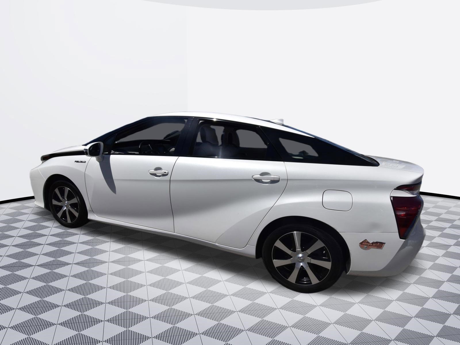 Used 2019 Toyota Mirai FWD image 3