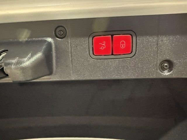 Used 2010 Mercedes-Benz S 550 4MATIC image 25