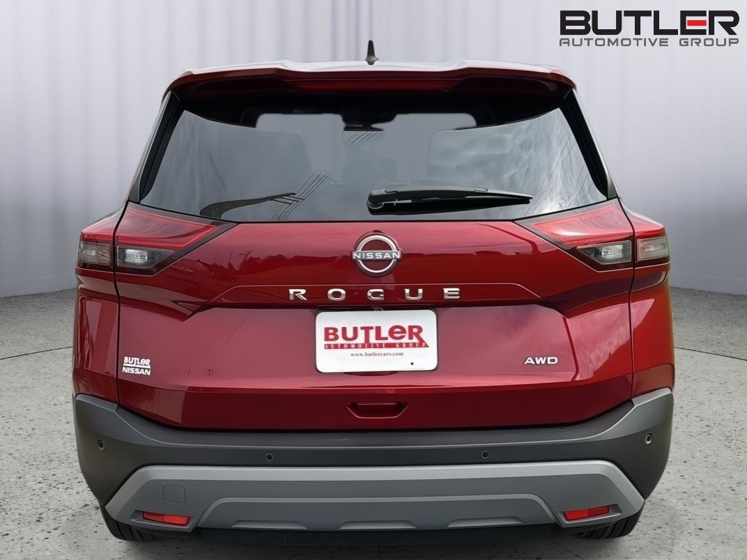 Used 2023 Nissan Rogue S AWD/4WD image 5
