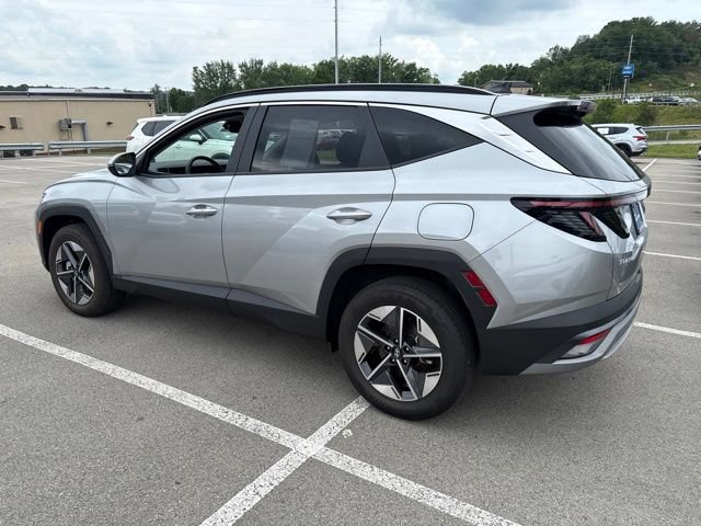 Certified 2025 Hyundai Tucson SEL AWD/4WD image 3