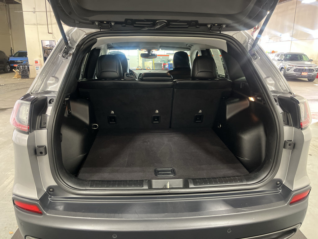 Used 2020 Jeep Cherokee Trailhawk AWD/4WD image 27