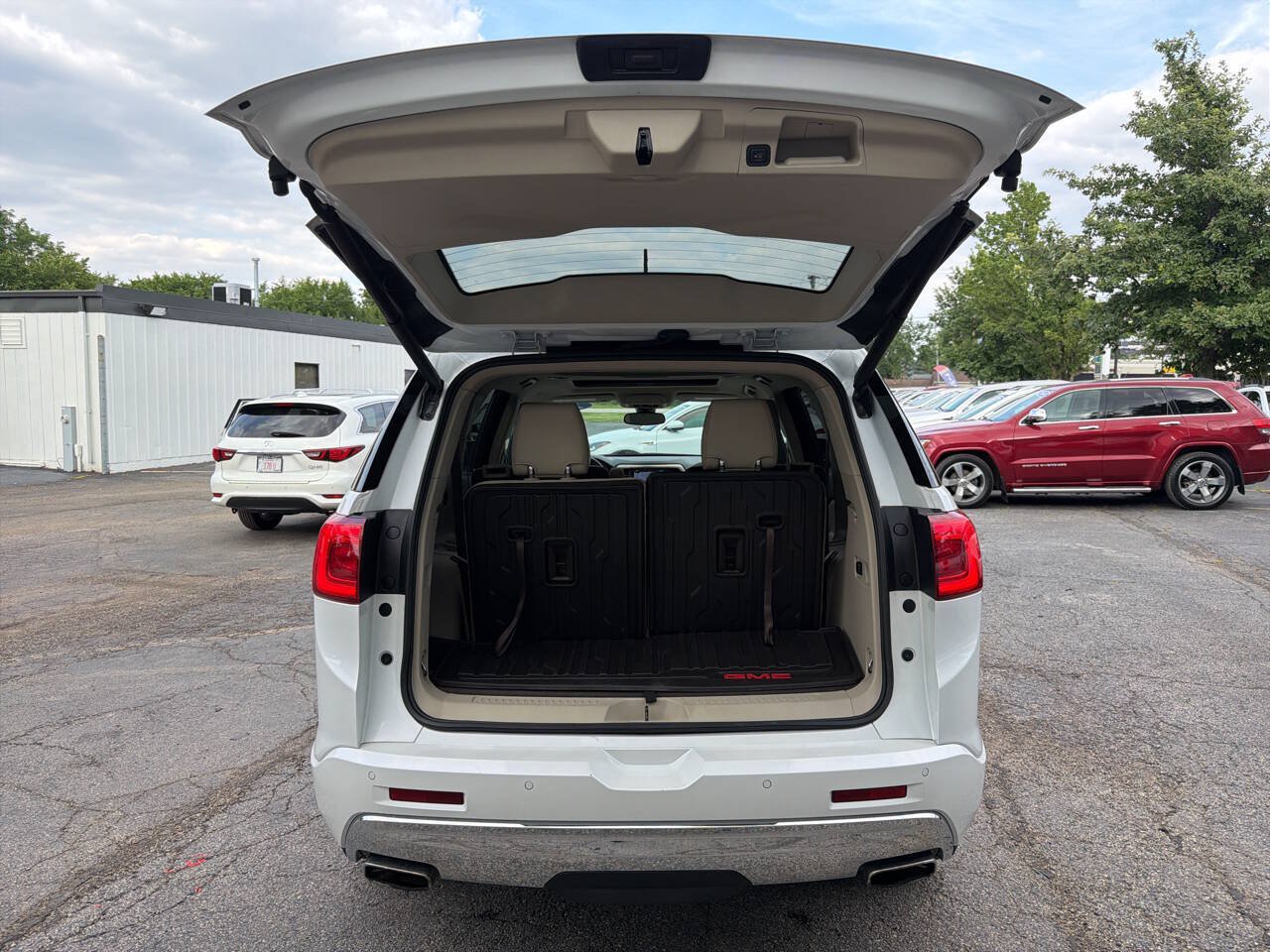 Used 2019 GMC Acadia Denali w/ Technology Package FWD image 32
