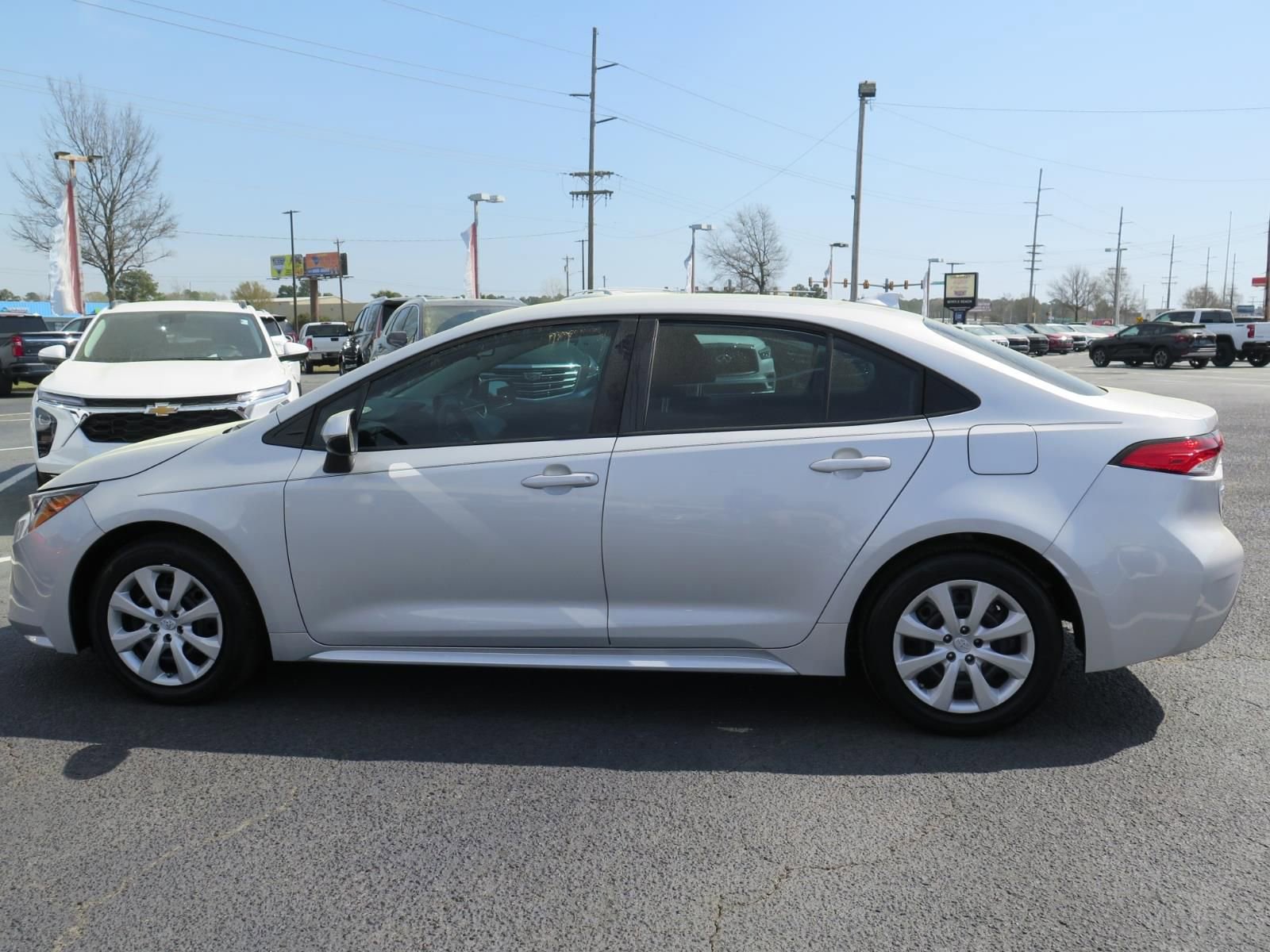 Used 2022 Toyota Corolla LE image 6