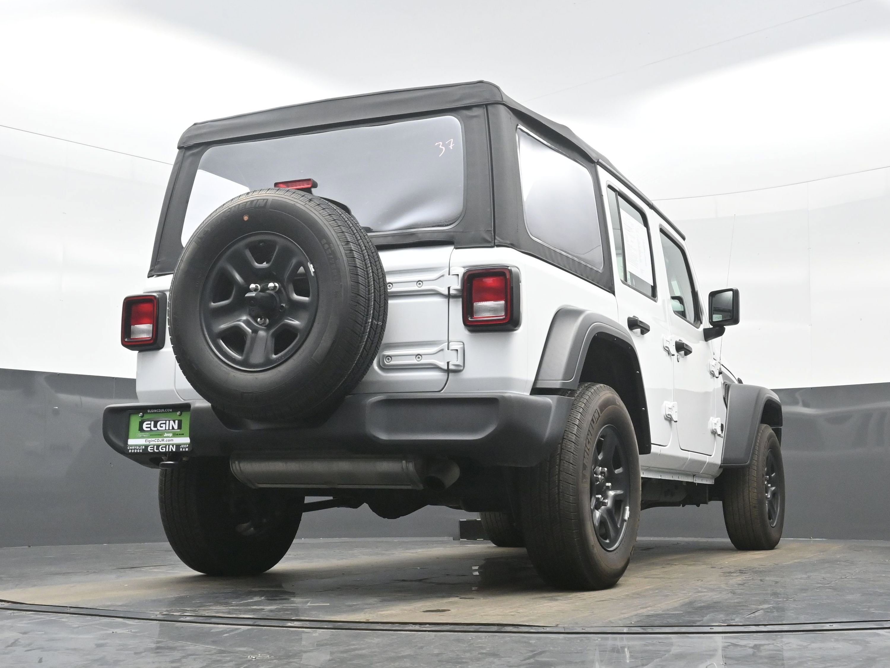 Used 2023 Jeep Wrangler Unlimited Sport image 29