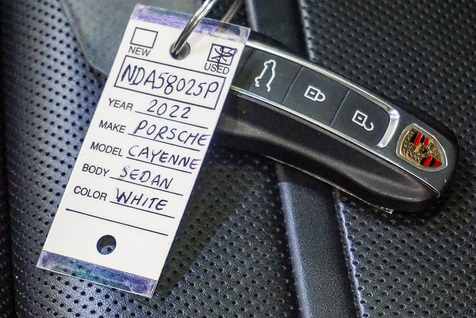 Certified 2022 Porsche Cayenne Turbo AWD/4WD image 30