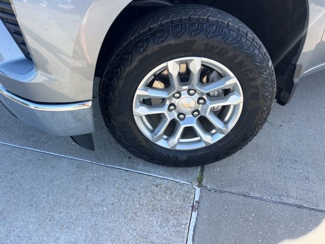 Used 2024 Chevrolet Silverado 1500 LT w/ Z71 Off-Road Package image 31