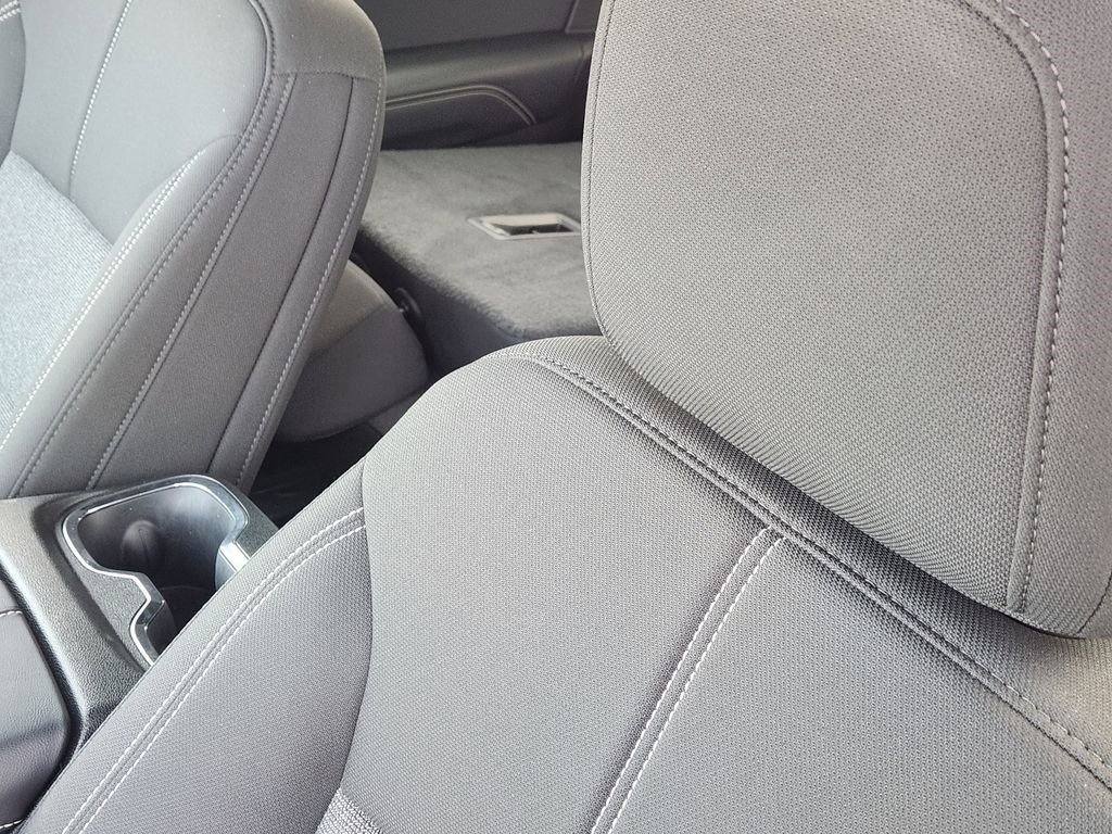 Used 2025 GMC Acadia Elevation FWD image 16