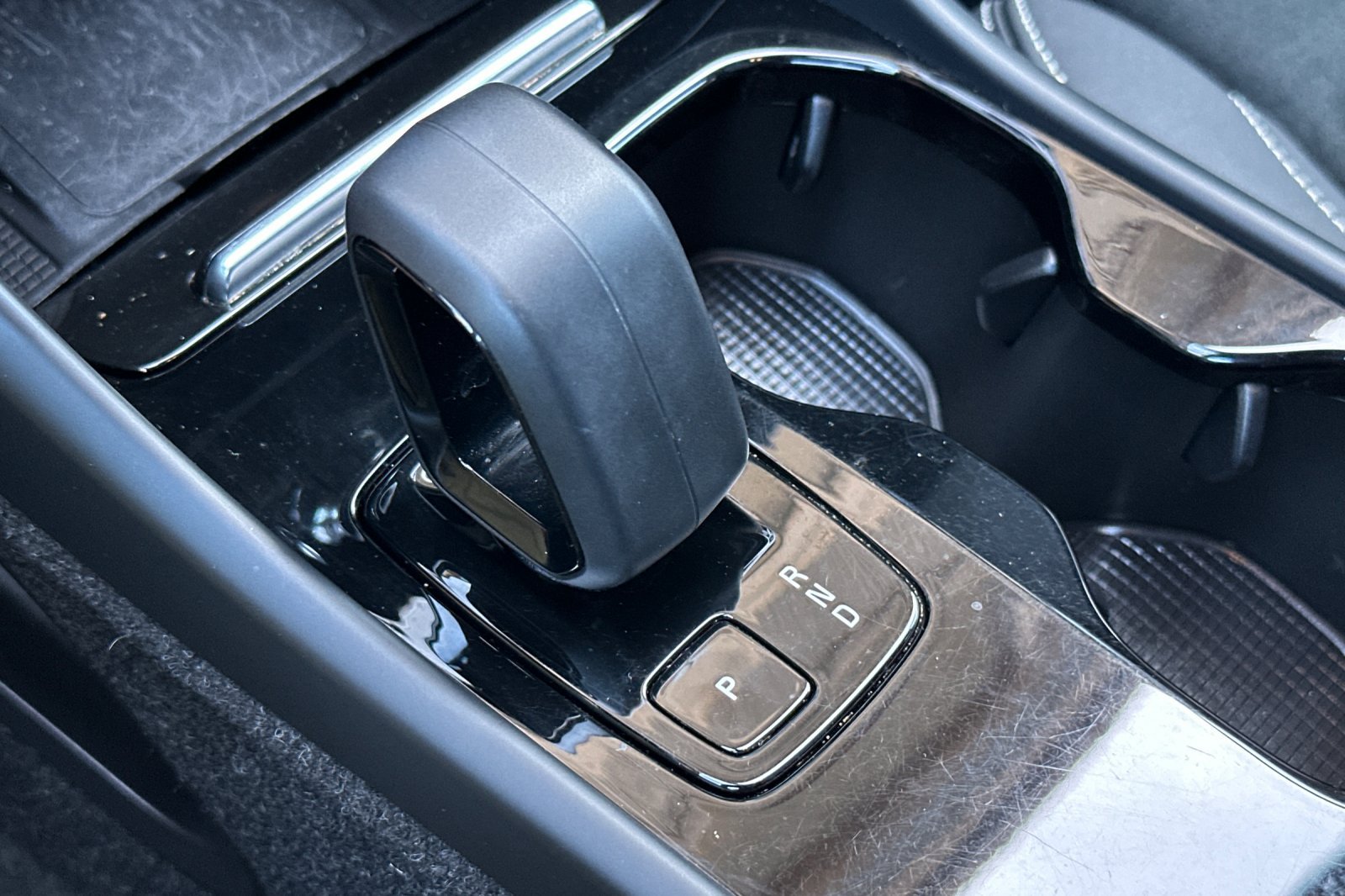 Certified 2023 Volvo C40 P8 Recharge Plus w/ Protection Package Premier AWD/4WD image 25