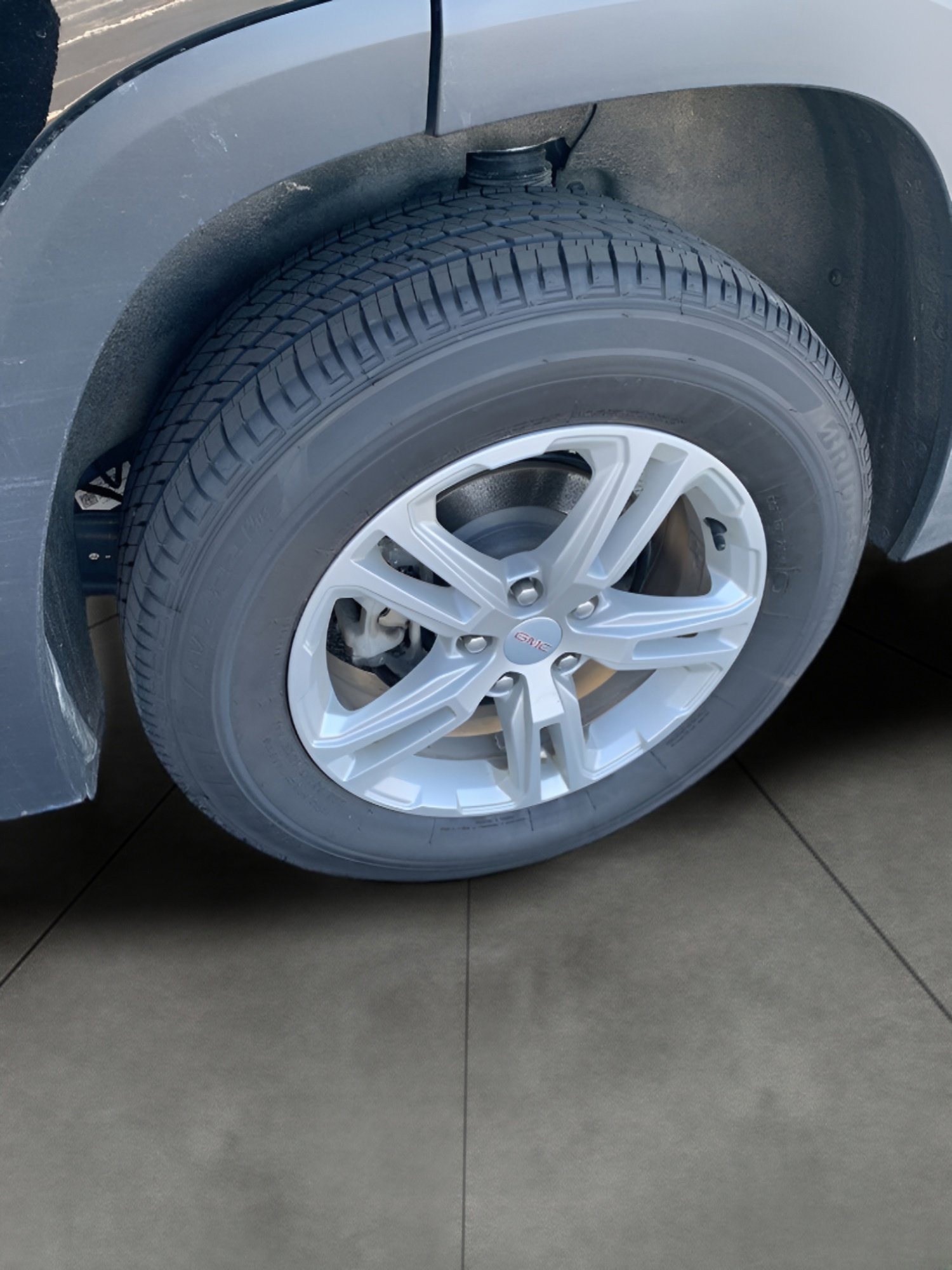 Used 2023 GMC Terrain SLE w/ Driver Convenience Package image 28