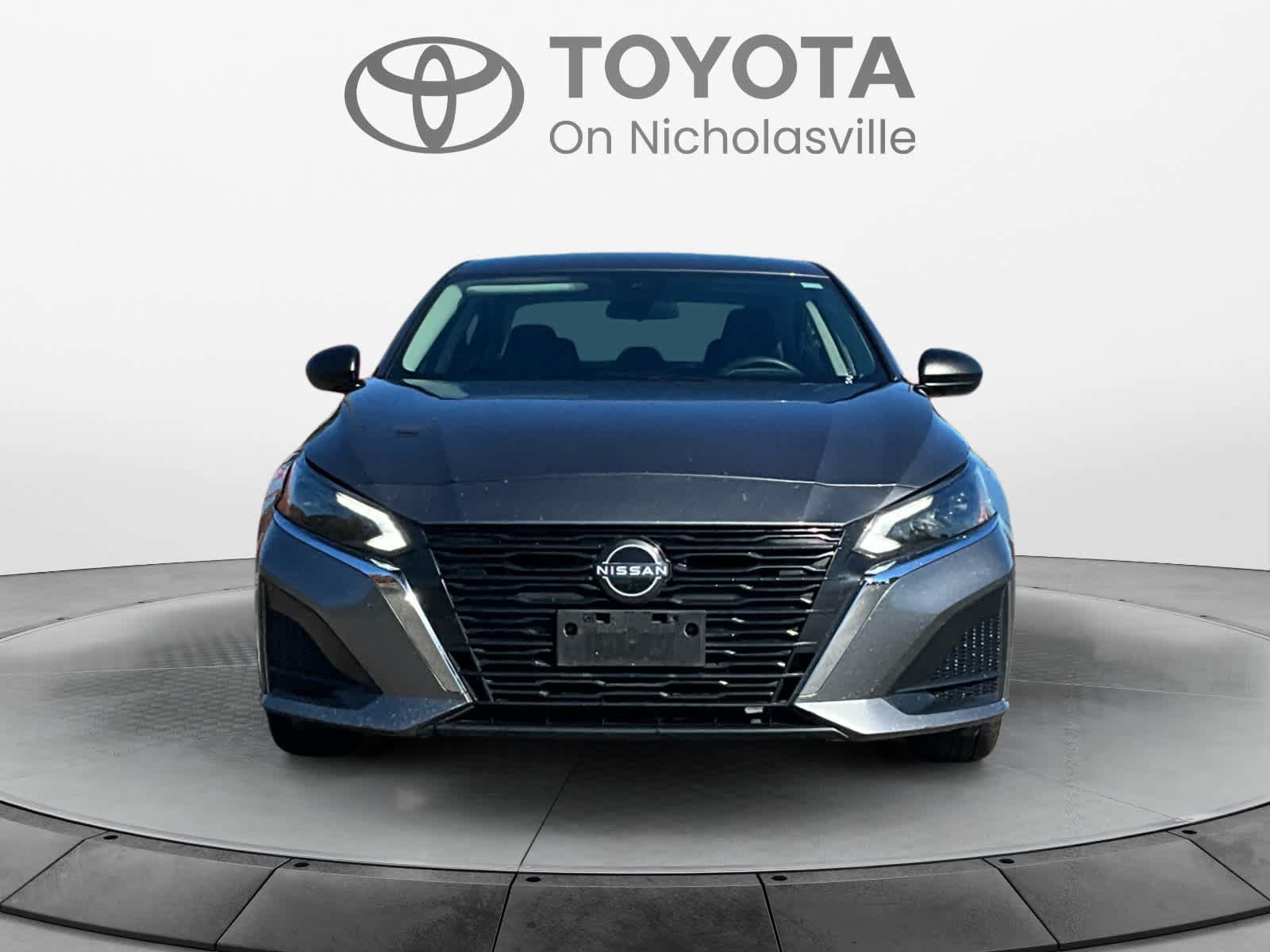 Used 2024 Nissan Altima 2.5 SV FWD image 8