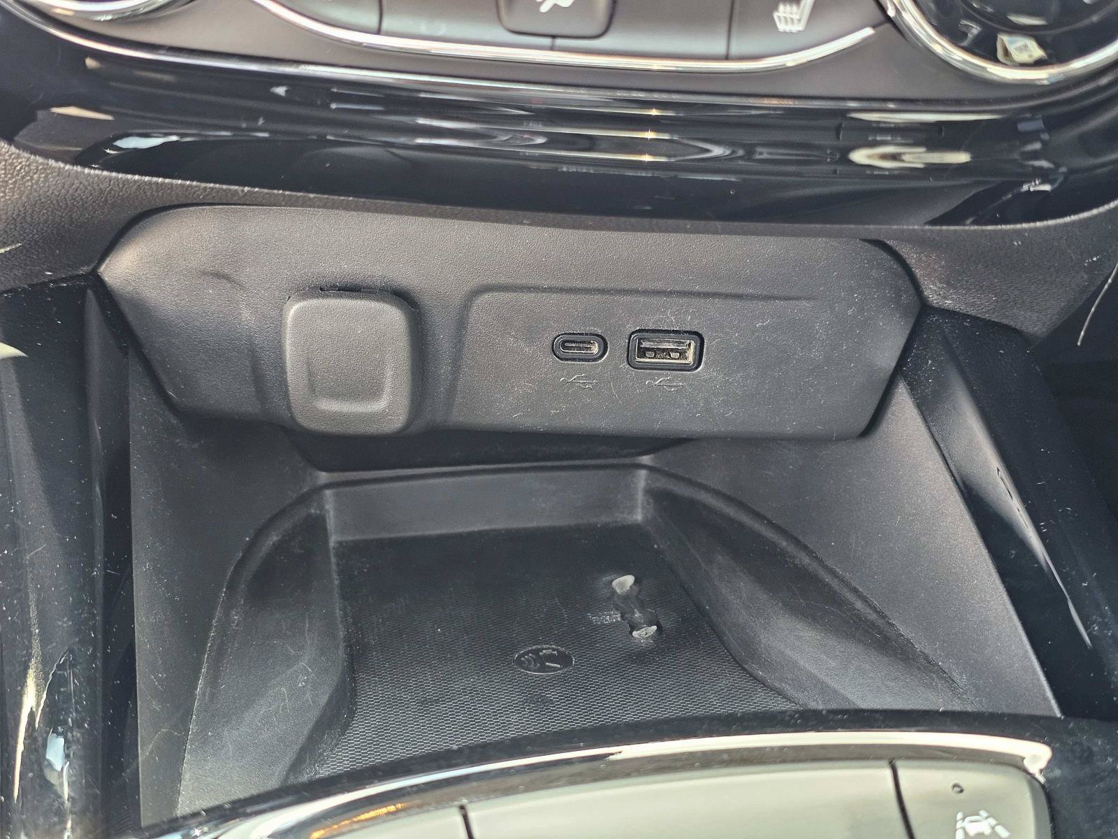 Used 2025 Chevrolet Trax ACTIV w/ Sunroof Package FWD image 29