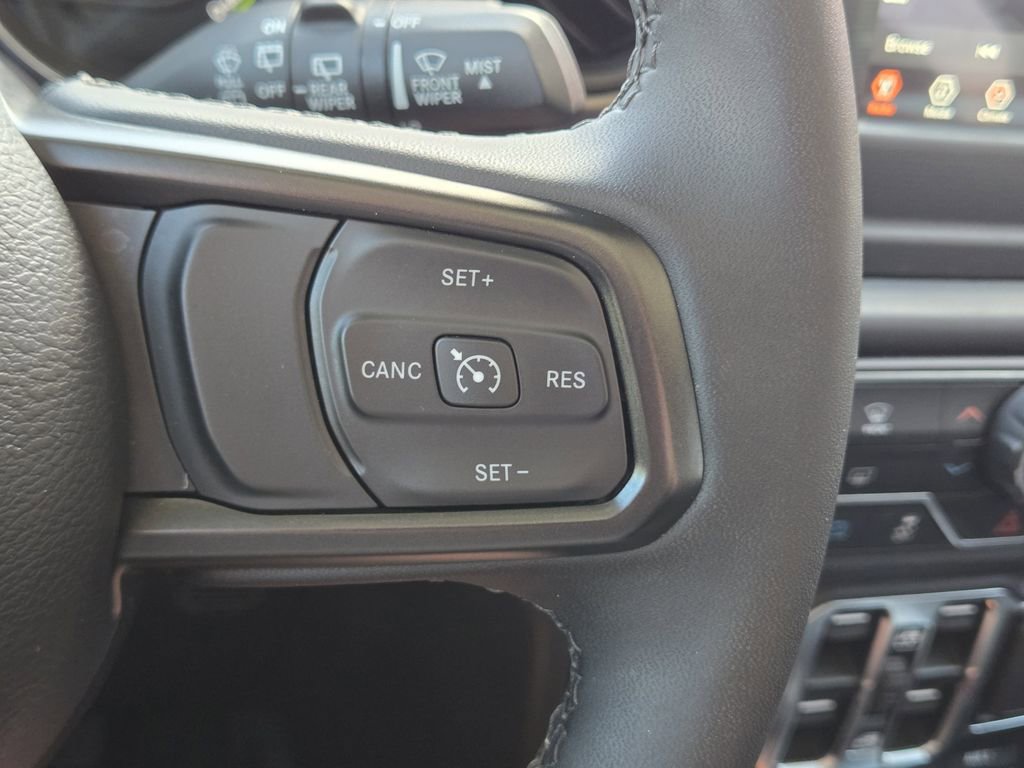 Used 2023 Jeep Wrangler Unlimited image 29