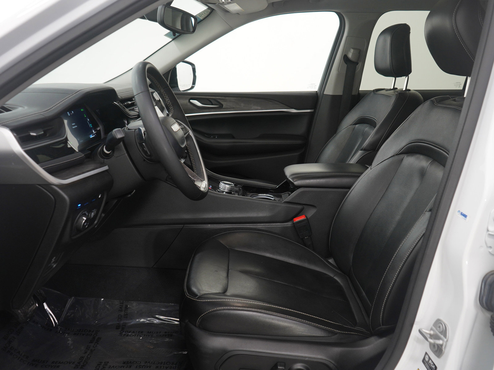 Used 2023 Jeep Grand Cherokee 4WD 4xe image 15