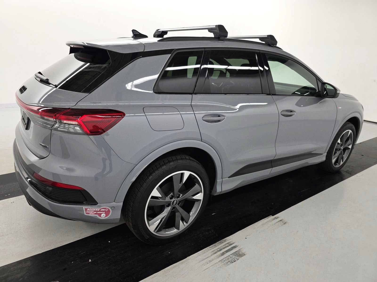 Used 2023 Audi Q4 e-tron Prestige AWD/4WD image 6