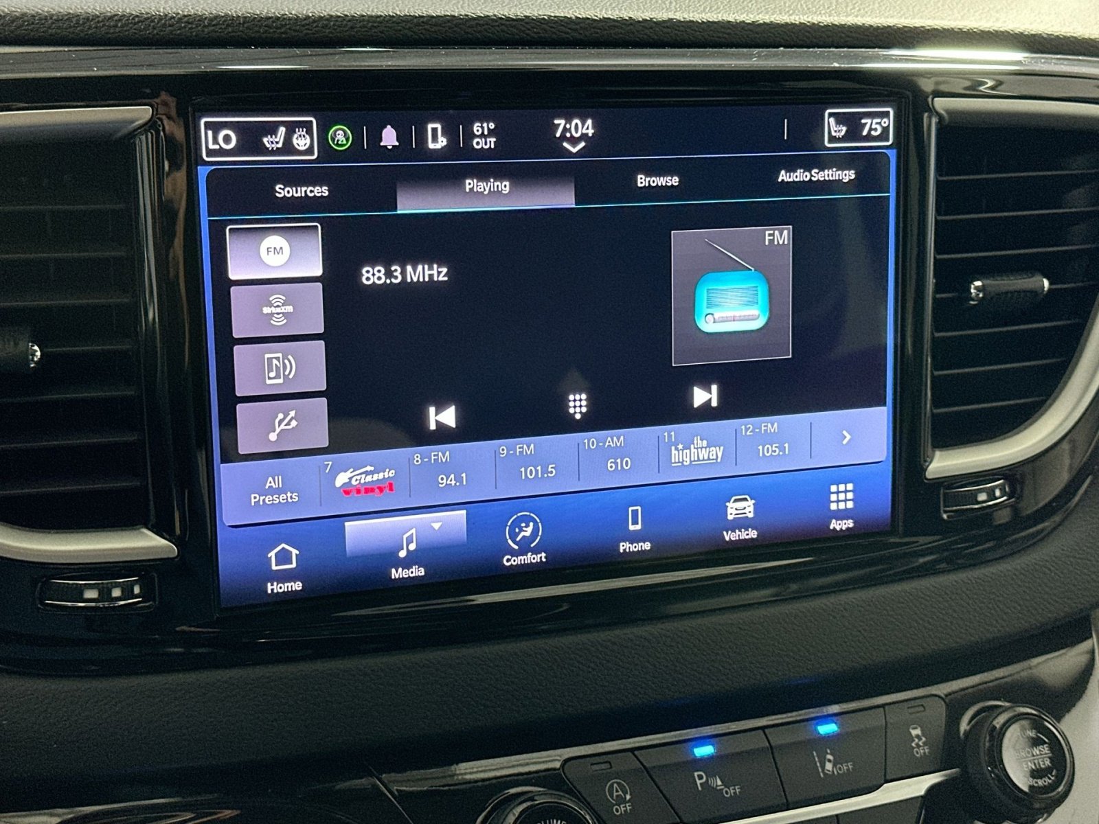 Used 2023 Chrysler Pacifica Touring-L image 23