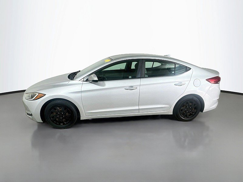 Used 2017 Hyundai Elantra SE FWD image 4