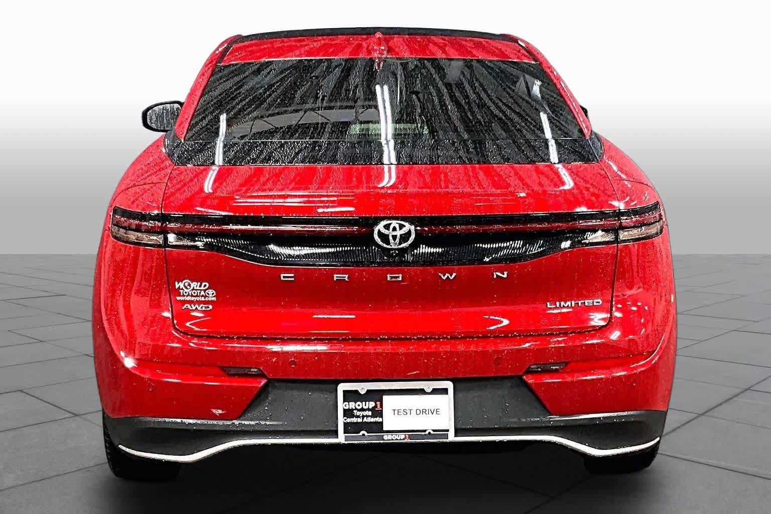 Used 2023 Toyota Crown AWD/4WD image 5