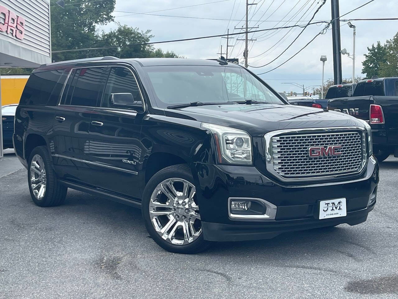 Used 2015 GMC Yukon XL Denali w/ Premium Package image 1