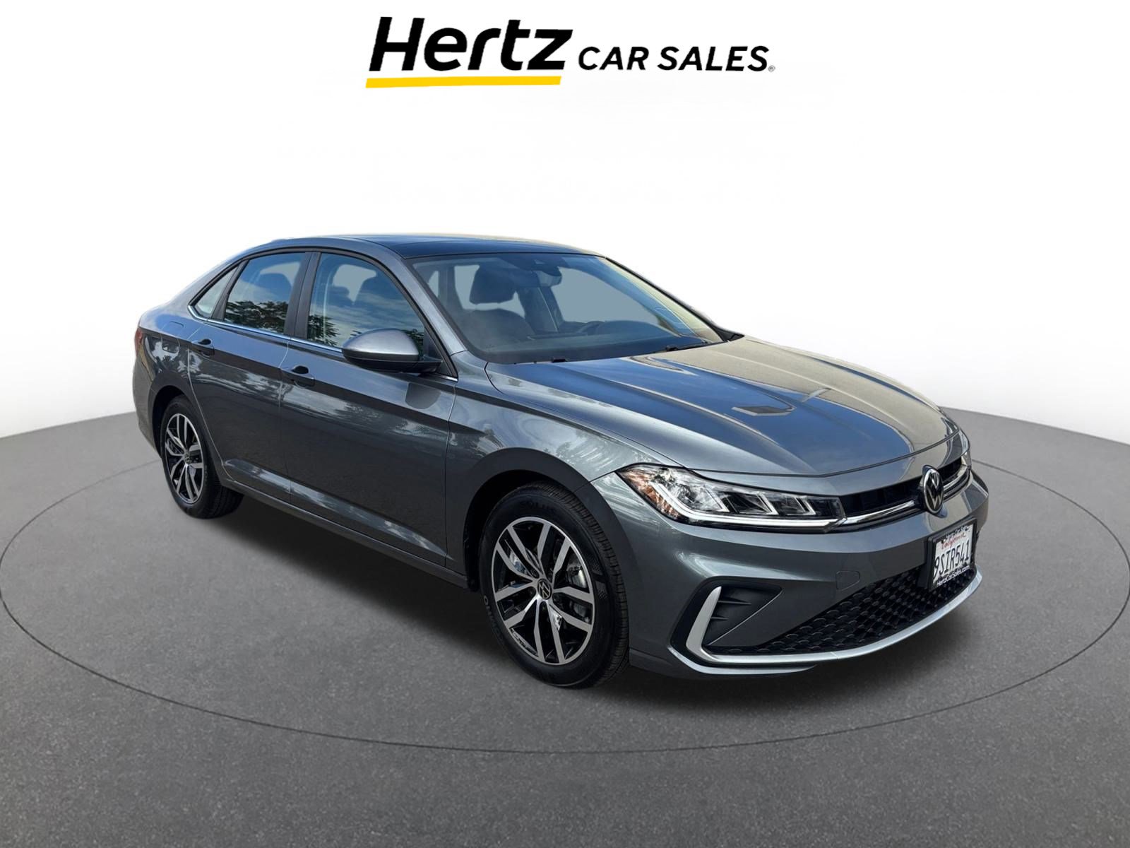 Used 2025 Volkswagen Jetta SE image 1