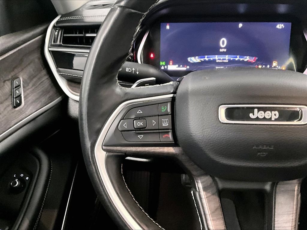 Used 2022 Jeep Grand Cherokee L Limited AWD/4WD image 24