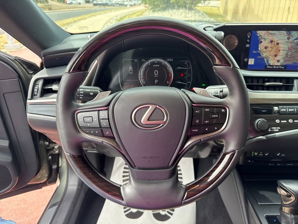 Used 2020 Lexus ES 350 w/ Premium Package image 16
