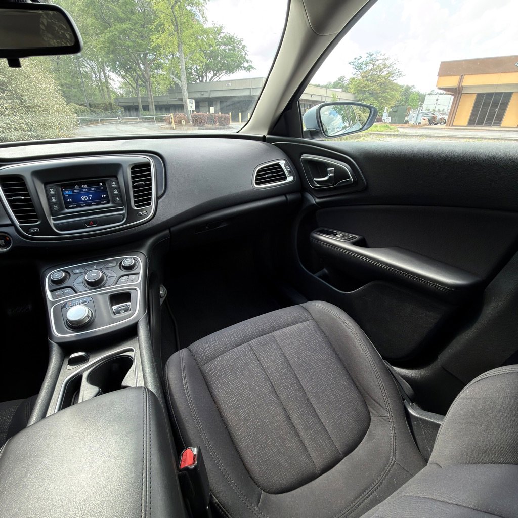 Used 2015 Chrysler 200 Limited image 24