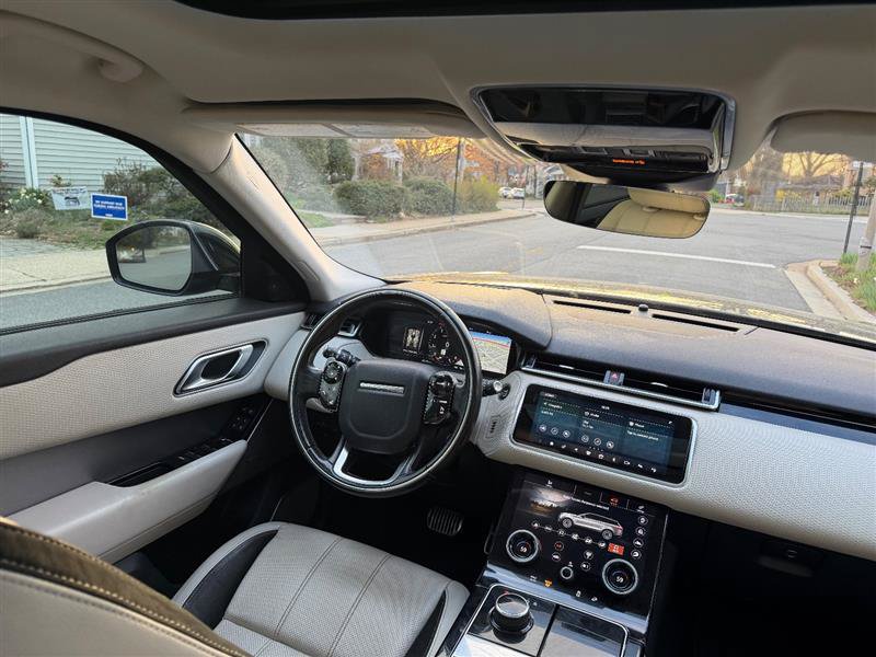 Used 2018 Land Rover Range Rover Velar R-Dynamic SE AWD/4WD image 31
