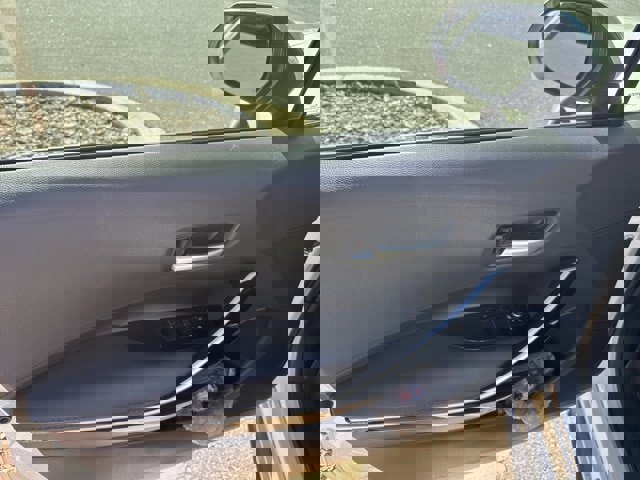 Used 2020 Toyota Corolla XSE image 17