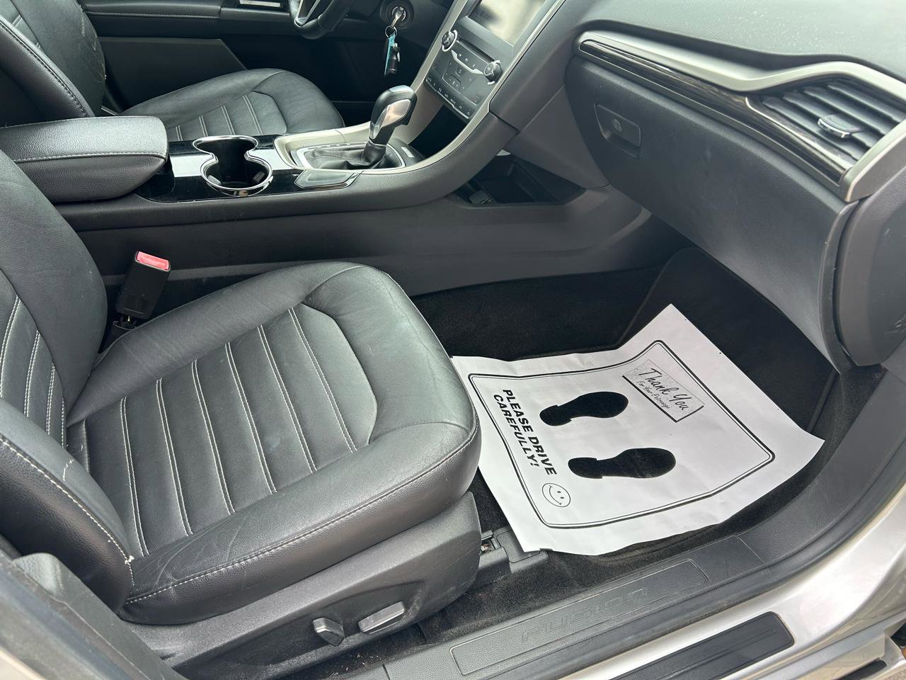 Used 2014 Ford Fusion SE w/ Equipment Group 202A FWD image 12