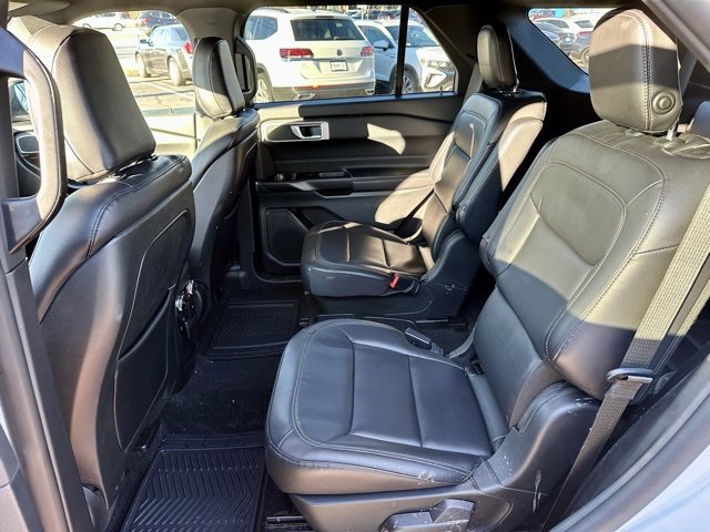 Used 2020 Ford Explorer XLT w/ Equipment Group 202A image 17