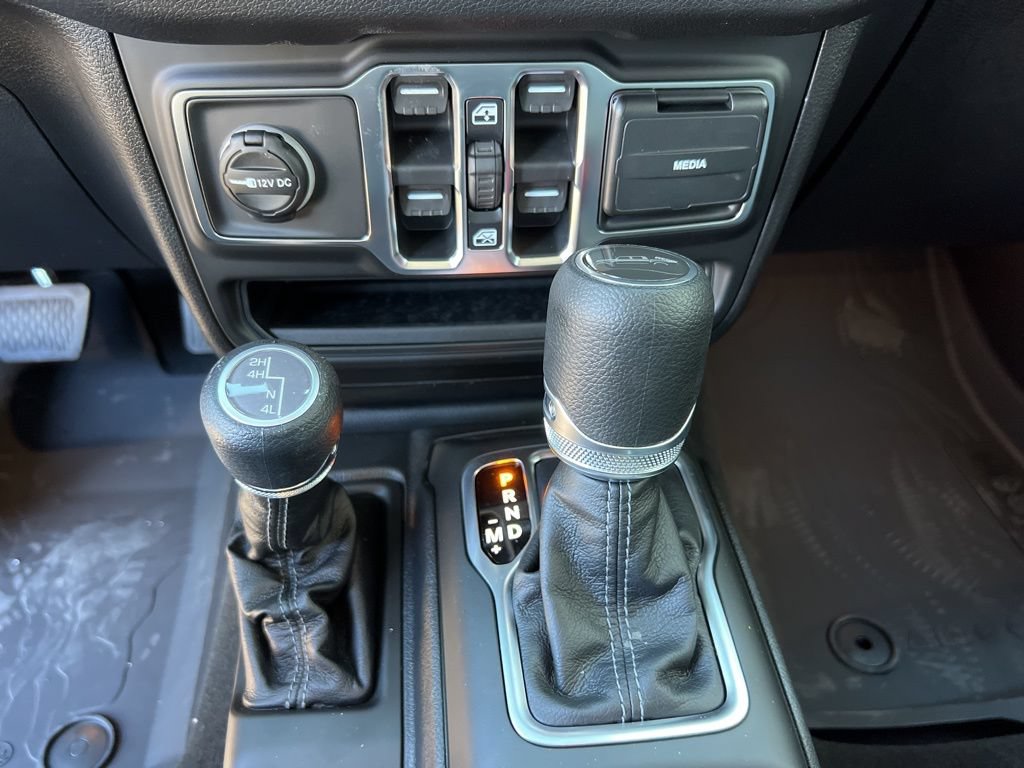 New 2026 Jeep Gladiator Sport AWD/4WD image 17