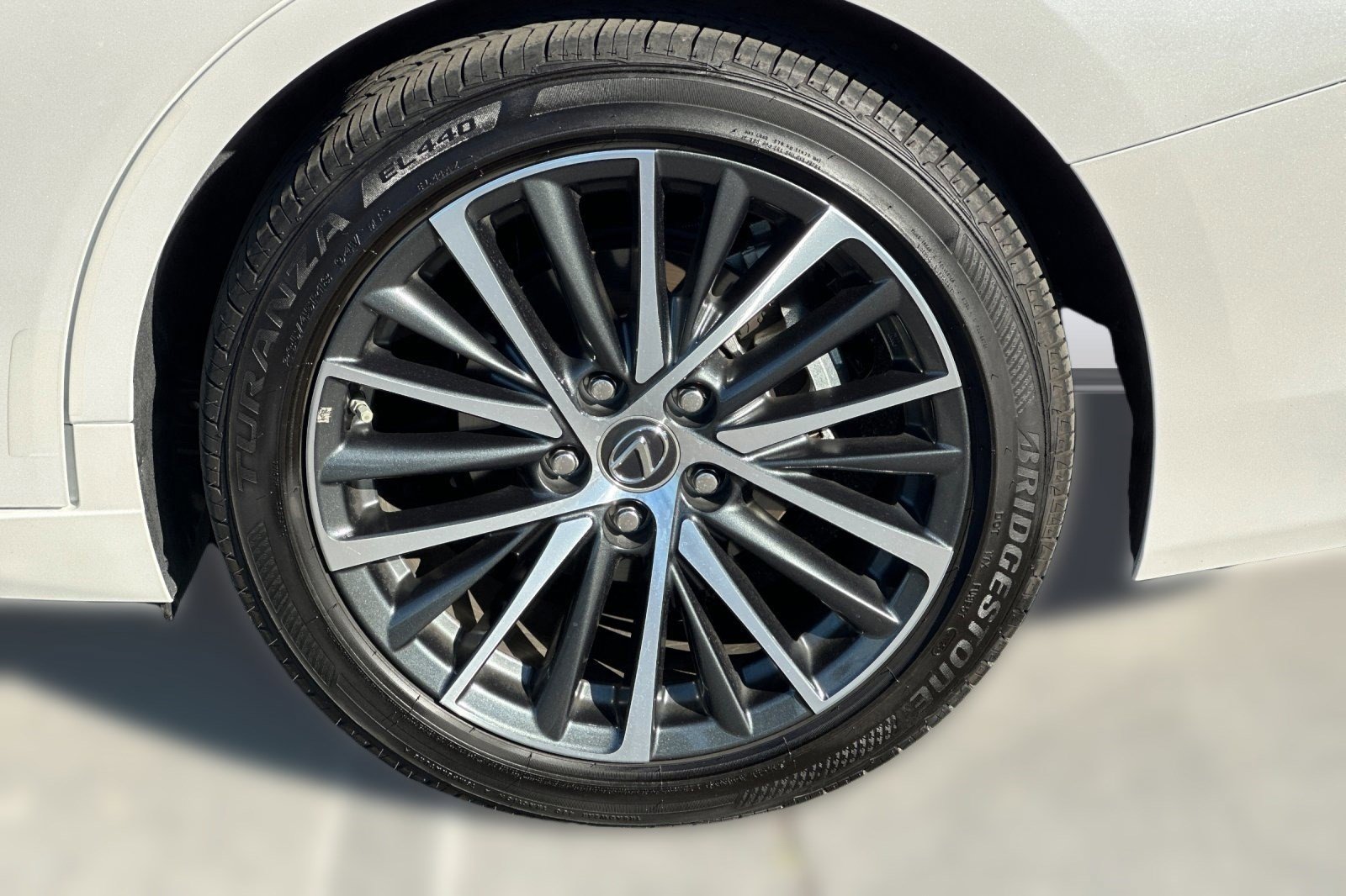 Certified 2025 Lexus ES 300h w/ Premium Package image 13