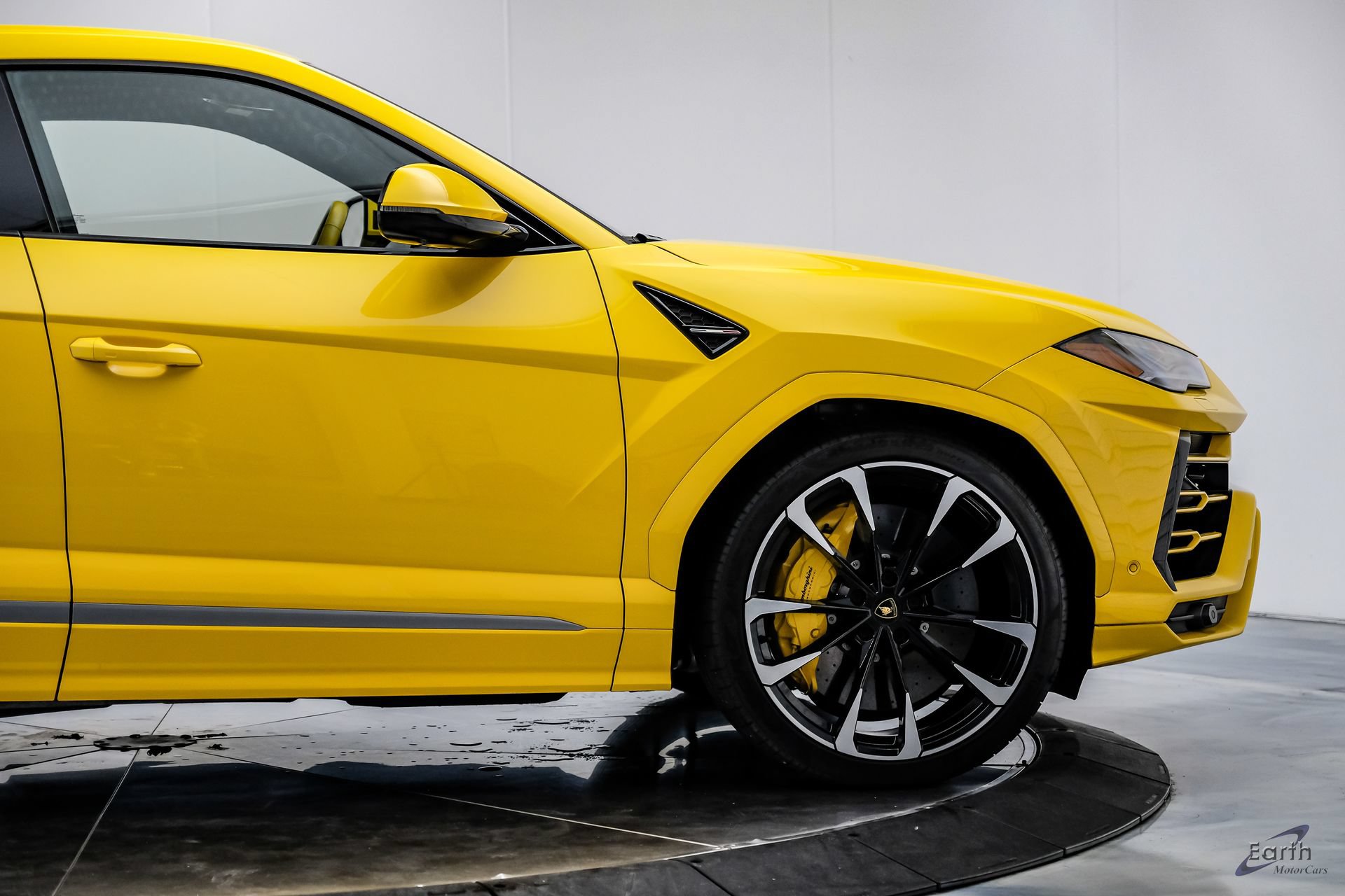 Used 2021 Lamborghini Urus AWD/4WD image 21