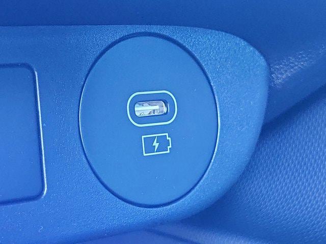 New 2025 Hyundai Elantra SEL FWD image 31