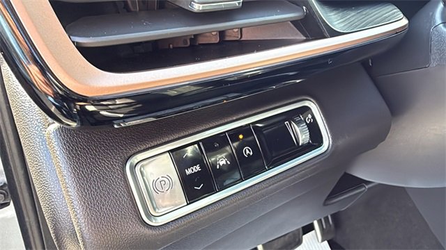 Certified 2025 Buick Envision Sport Touring image 13