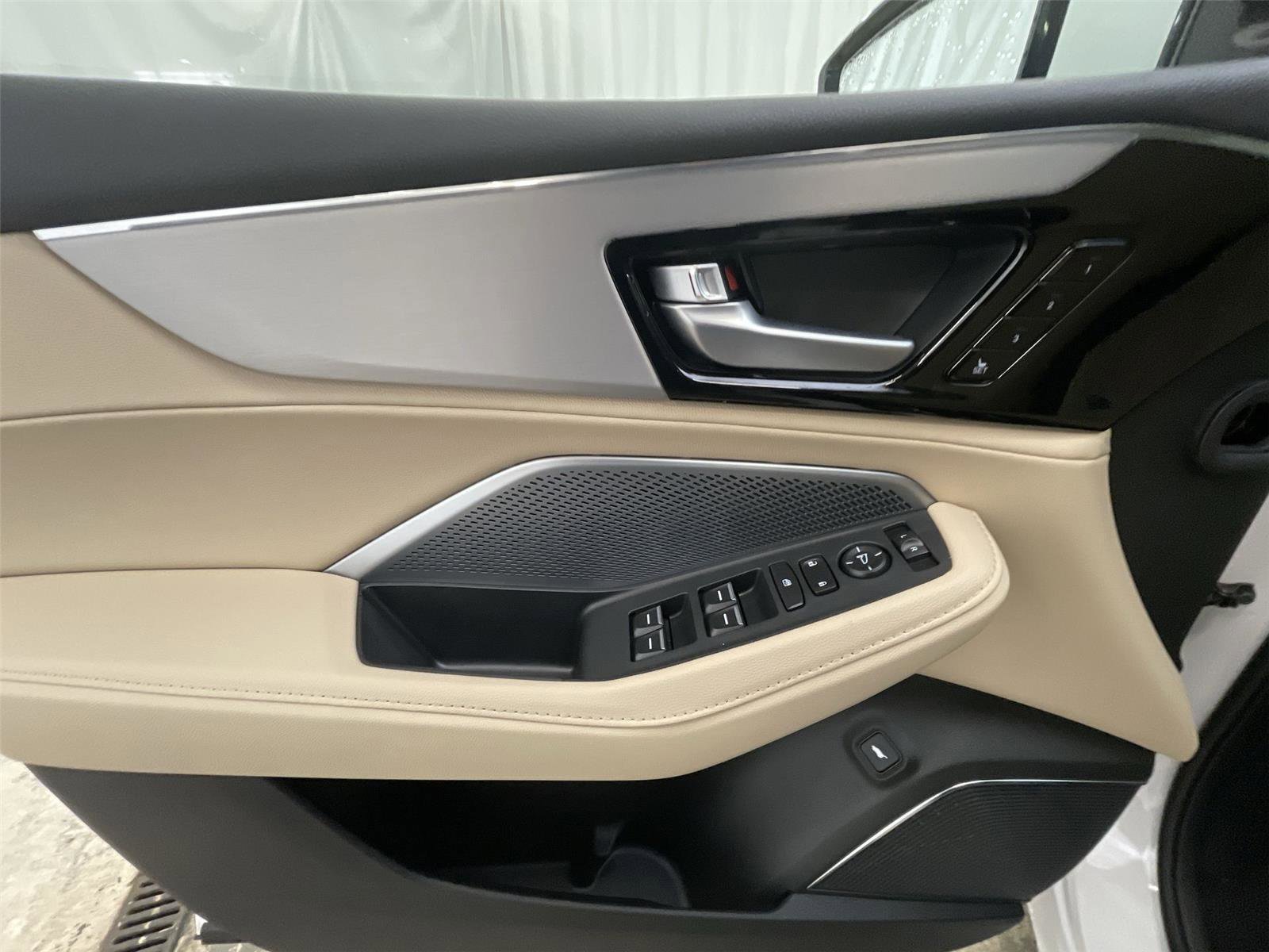 New 2026 Acura MDX SH-AWD image 12