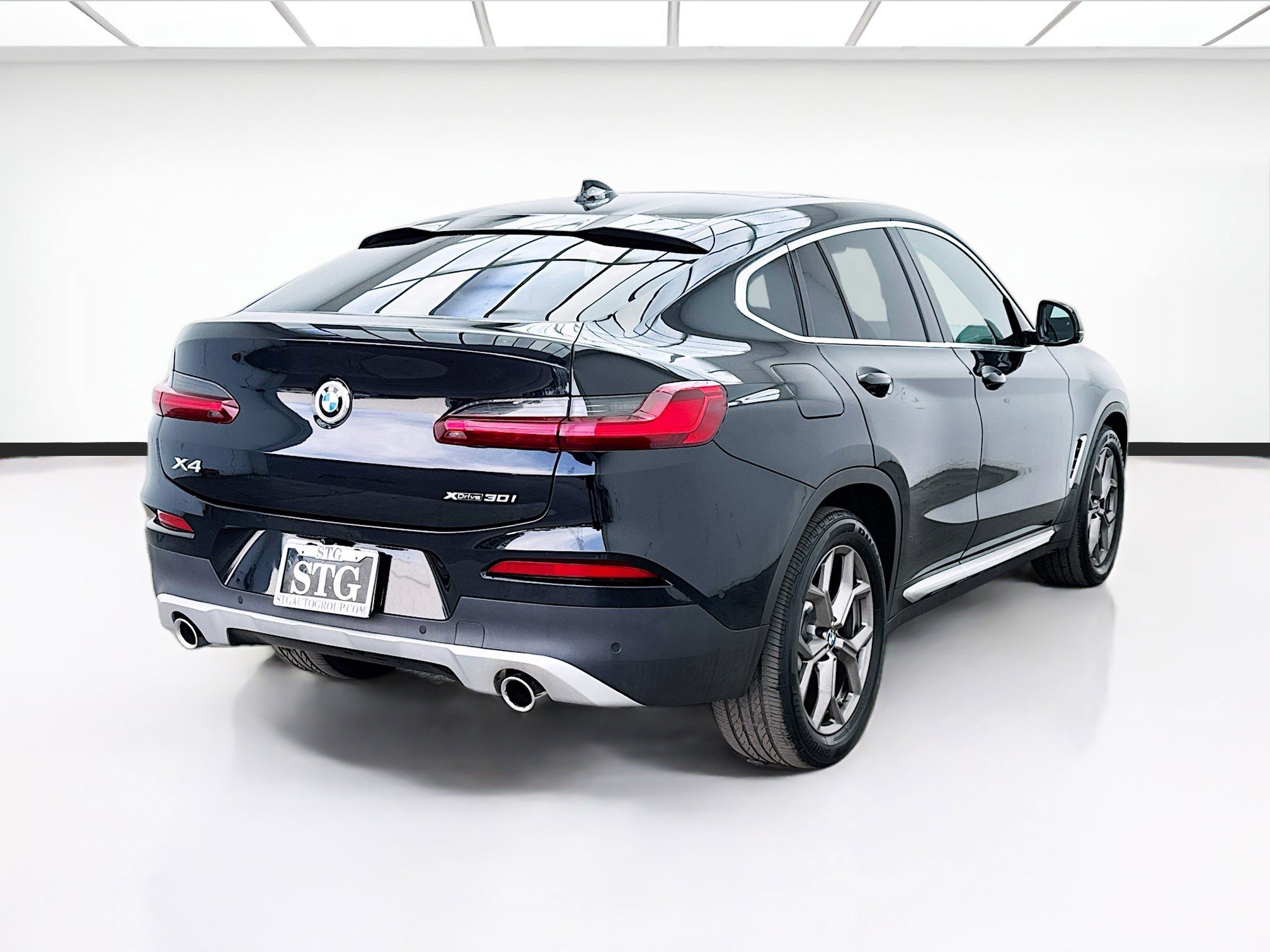 Used 2021 BMW X4 xDrive30i w/ Premium Package image 4