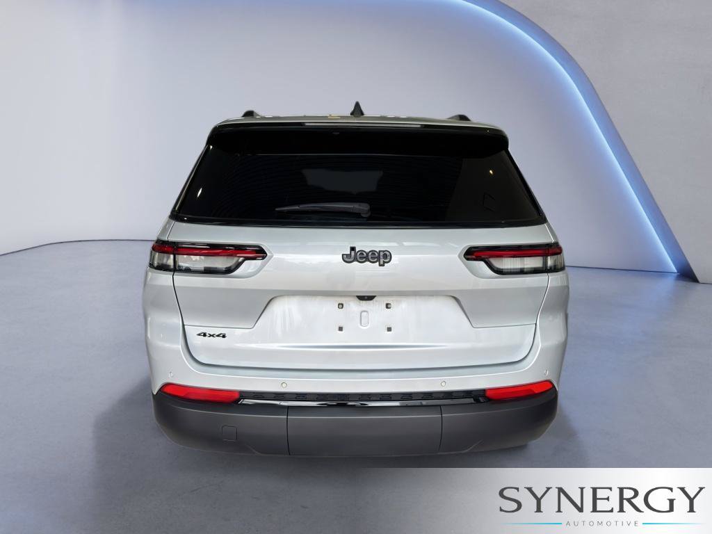 Used 2025 Jeep Grand Cherokee L Laredo AWD/4WD image 6