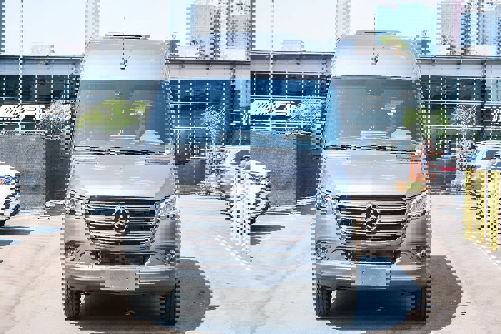 Used 2024 Mercedes-Benz Sprinter 2500 image 2